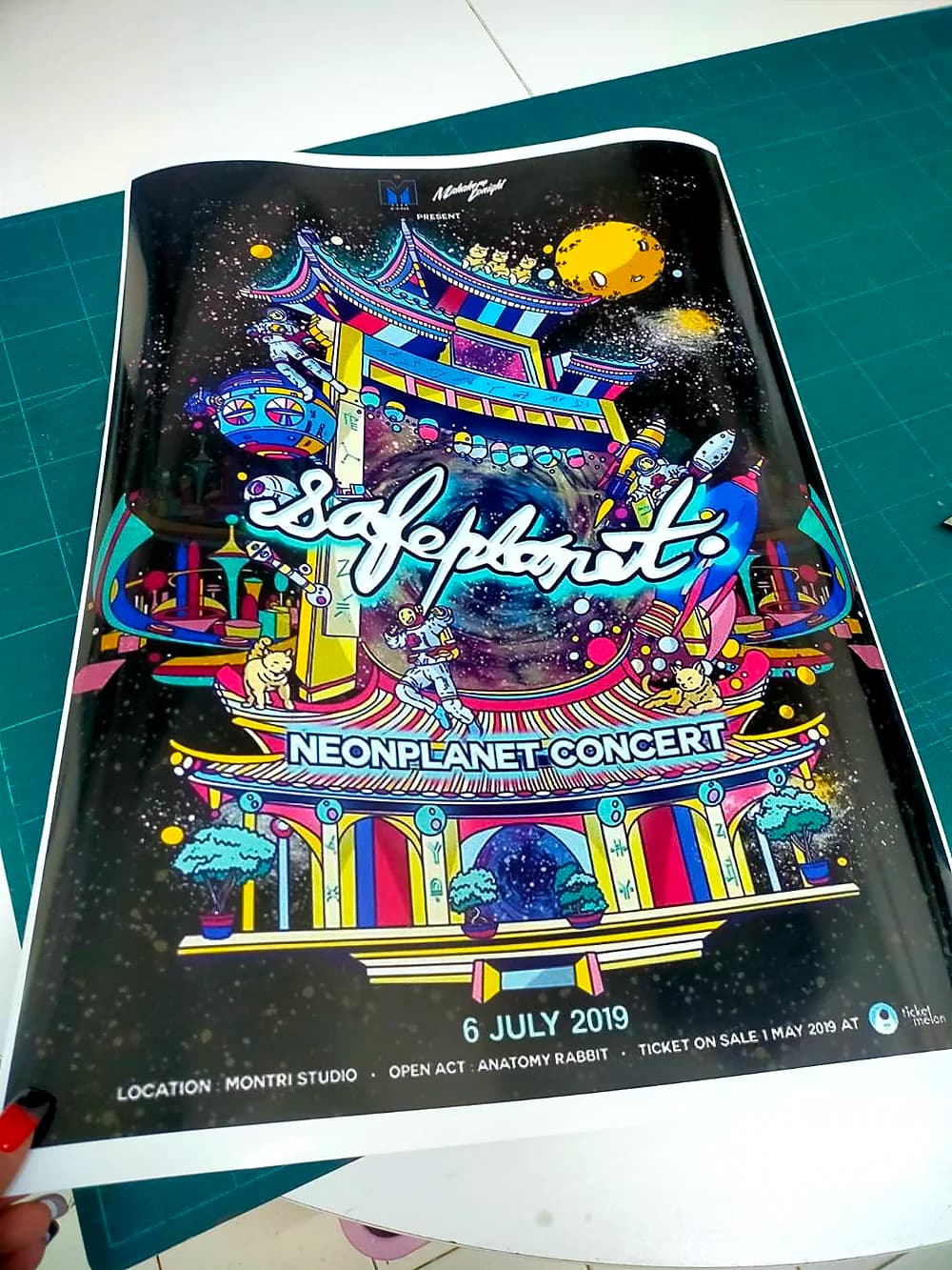 ตัวอย่างโปสเตอร์คอนเสิร์ต Neonplanet