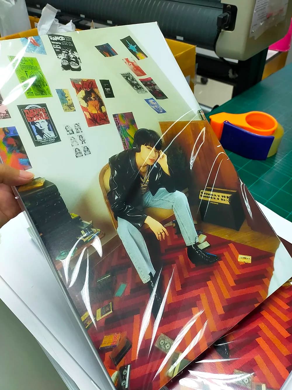 ตัวอย่างงานพิมพ์โปสเตอร์ภาพบุคคลสไตล์ศิลปินและแฟชั่น